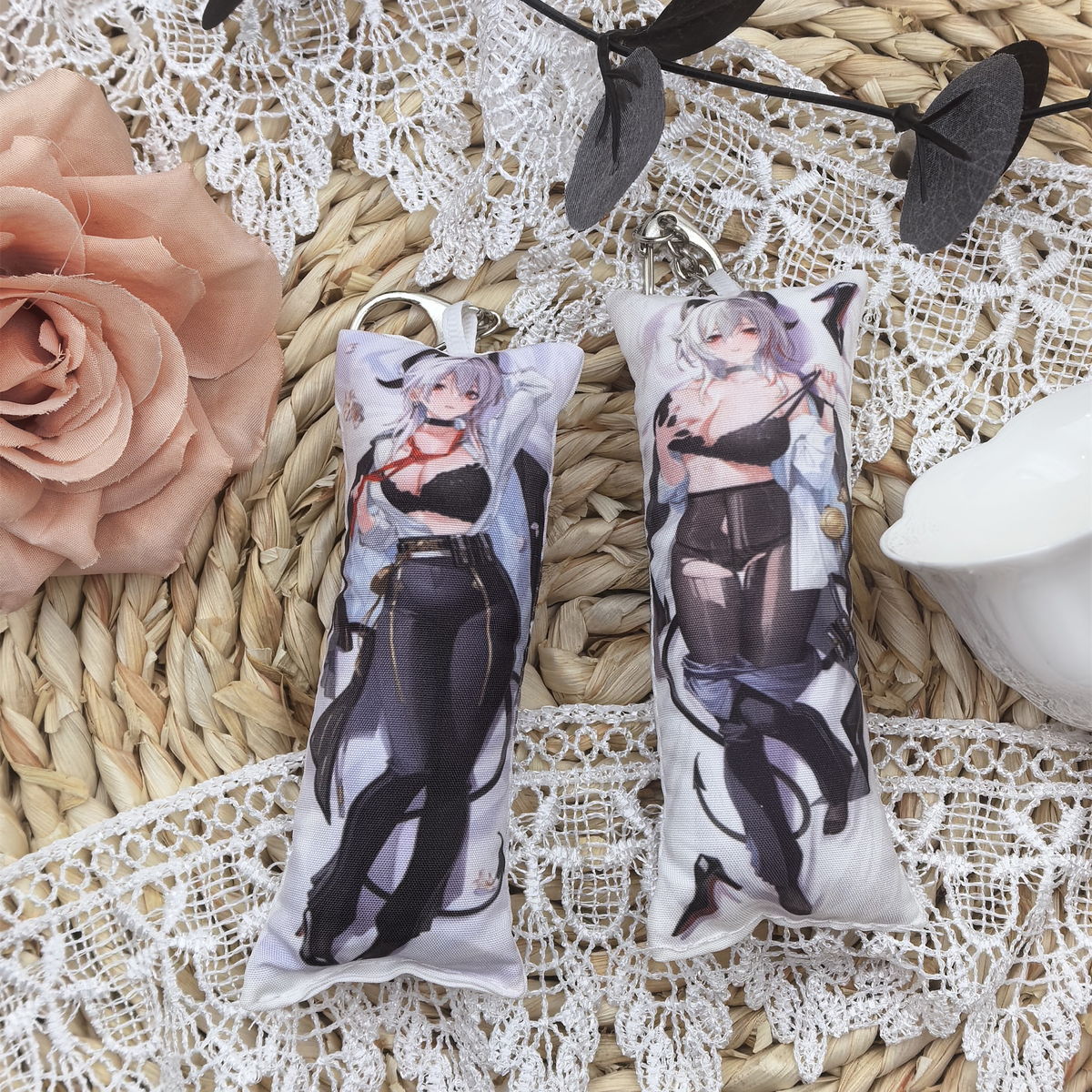 WuWa Mini Dakimakura Pillow Keychain, 4 × 12 cm Plush Pillow Charm, Double-Sided Character Art Bag Accessory, Gift for Anime Fans